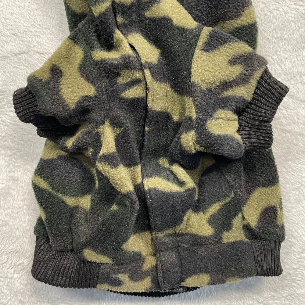 Unbranded camouflage fleece